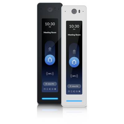 Zwei intelligente Raumpanels in Schwarz und Weiß zeigen 22:30 Uhr, "Besprechungsraum", NFC und "PIN entsperren" mit einer blauen Glockenschaltfläche und Statussymbolen an.
