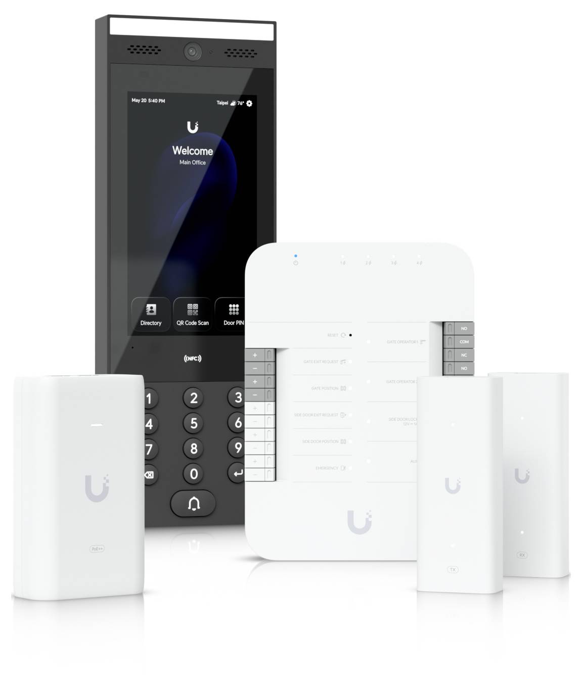 Gruppe von Ubiquiti UniFi-Zugangs- und Netzwerkgeräten: ein schwarzes Touchscreen-Türzugangspanel hinter weißen Access Points, Switches und kleinen Mesh-Einheiten.