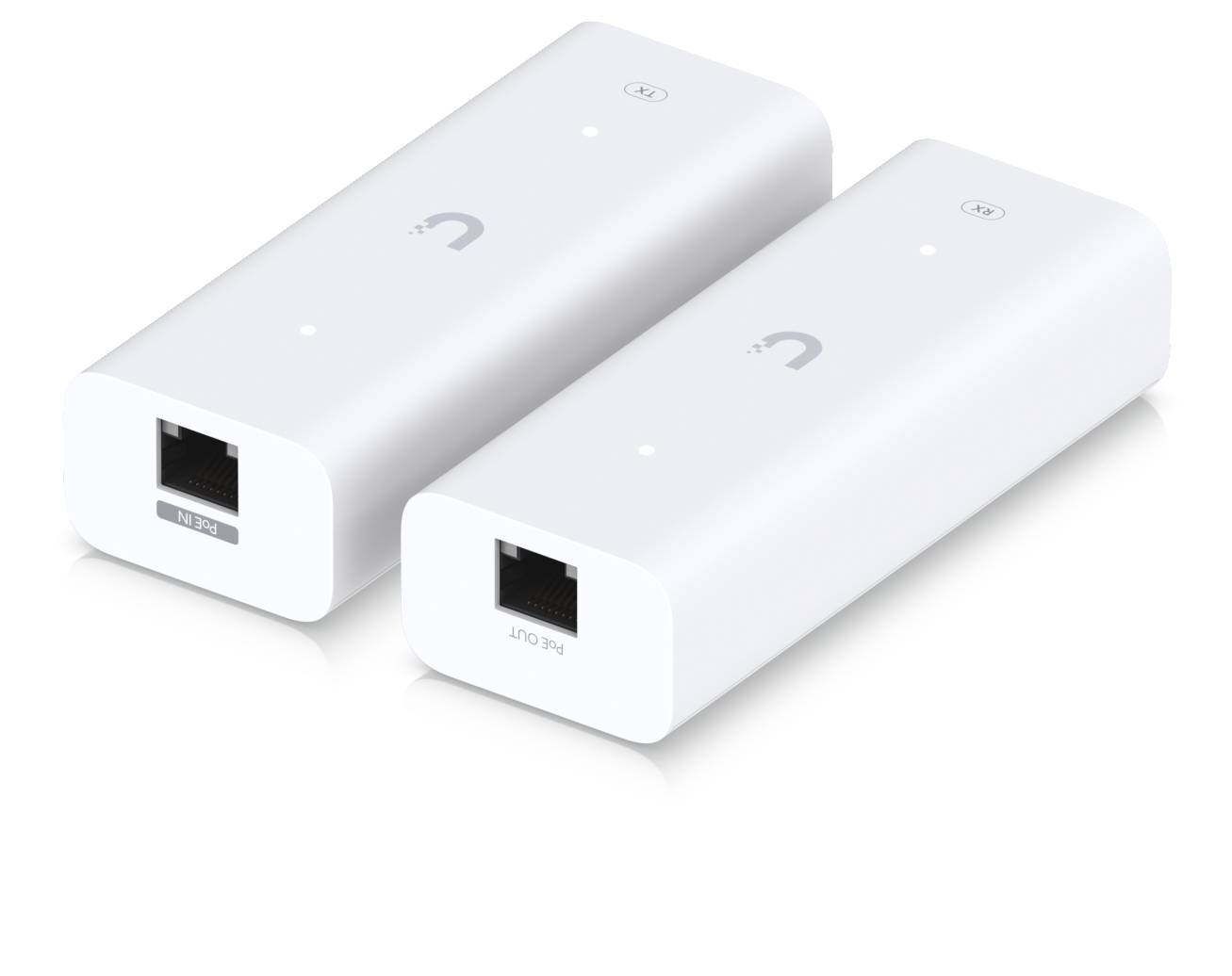 Zwei weiße Ubiquiti Power-over-Ethernet-Adapter nebeneinander mit sichtbaren Ethernet-Anschlüssen.