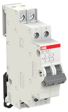 ABB zweipoliger Miniatur-Leitungsschutzschalter mit weißem Gehäuse, rotem ABB-Etikett und grauen Kippschaltern vor einfachem Hintergrund.