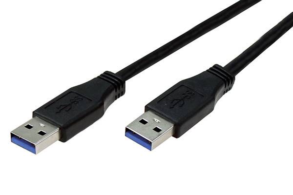 Zwei USB-Typ-A-Stecker auf einem schwarzen Kabel, gezeigt auf weißem Hintergrund.