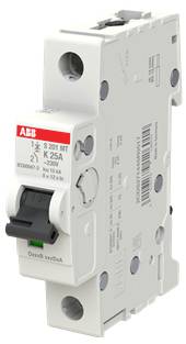 ABB-Leitungsschutzschalter mit Aufschrift „K 25A" auf einem weißen Elektromodul mit schwarzem Kippschalter