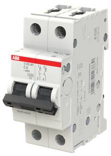 ABB Doppelpolschutzschalter mit schwarzen Umschaltern und weißem Gehäuse, dargestellt in einer Produkt-Studio-Aufnahme.