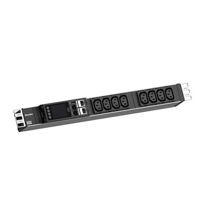 Rack-montierte APC-Rack-Stromverteilungseinheit mit mehreren Steckdosen und Netzwerkanschlüssen, dargestellt auf weißem Hintergrund.