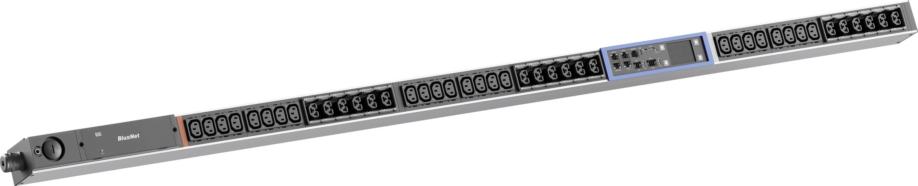 Rackmount-Stromverteilungsgerät mit mehreren Steckdosen und zwei Ethernet-Anschlüssen, diagonal auf weißem Hintergrund dargestellt.