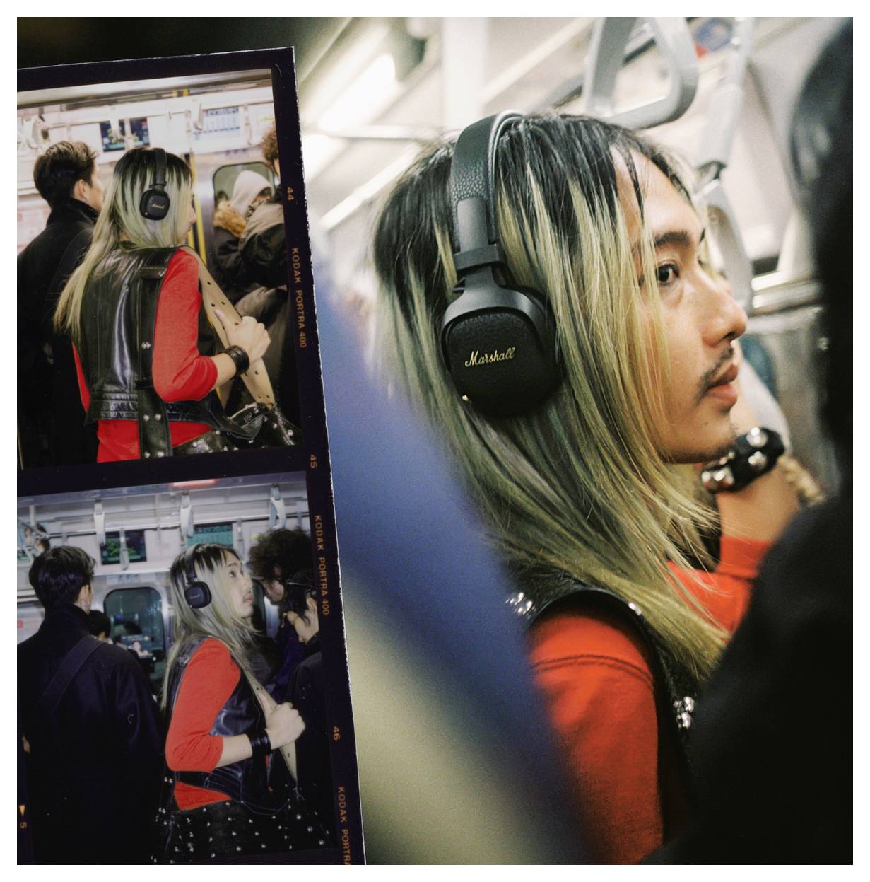 Nahaufnahme einer Person mit grüngestreiftem Haar, die Marshall-Kopfhörer in einer U-Bahn oder einem Zug trägt, mit zwei kleineren Filmfotos derselben Szene auf der linken Seite.