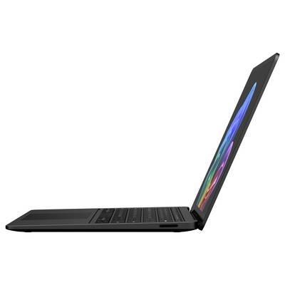 Seitenansicht eines schlanken schwarzen Laptops, der teilweise geöffnet ist und einen farbenfrohen Bildschirm sowie eine Tastatur auf weißem Hintergrund zeigt.