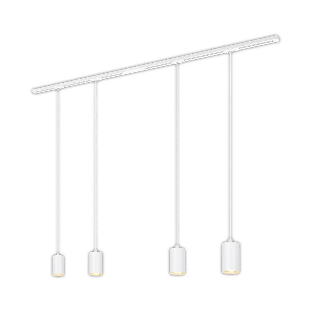 Minimalistische weiße Schienenstrahler mit vier hängenden zylindrischen Pendelleuchten auf einer langen geneigten Schiene.