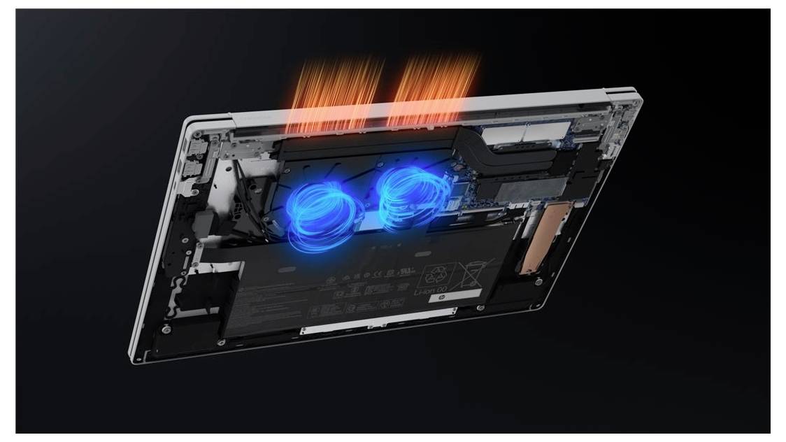 Laptop-Unterseite in Schnittdarstellung gezeigt, mit leuchtenden blauen Kühlventilatoren und orangefarbenen Wärmeschächten, die das interne Wärmemanagementsystem hervorheben.