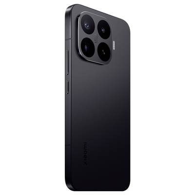 Rückseite eines schwarzen Xiaomi-Smartphones mit quadratischem Triple-Kamera-Modul mit Blitz und vertikalem Xiaomi-Logo.