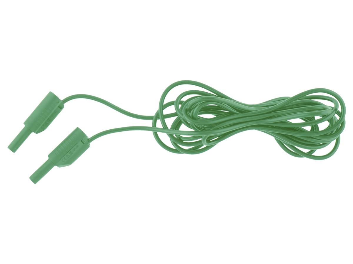 Grünes Elektroprüfkabel mit zwei Krokodilklemmen und aufgewickeltem Kabel auf weißem Hintergrund