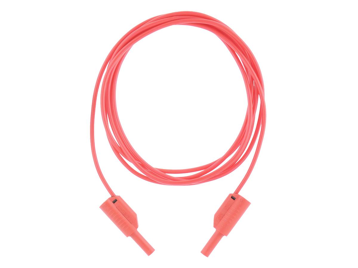 Ein rotes Elektrokabel, das in eine Schleife aufgerollt ist, mit zwei passenden Steckerenden, die unten herunterhängen.