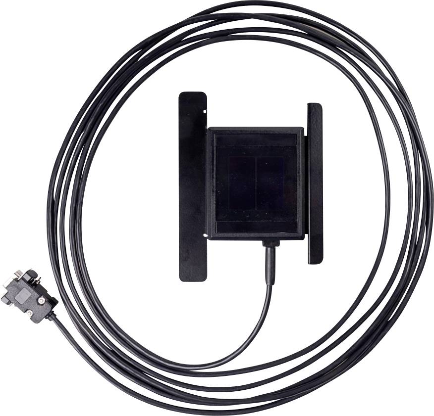Schwarze kabelgebundene elektronische Antenne oder Sensor mit Montageklammer und aufgewickeltem Kabel auf weißem Hintergrund.