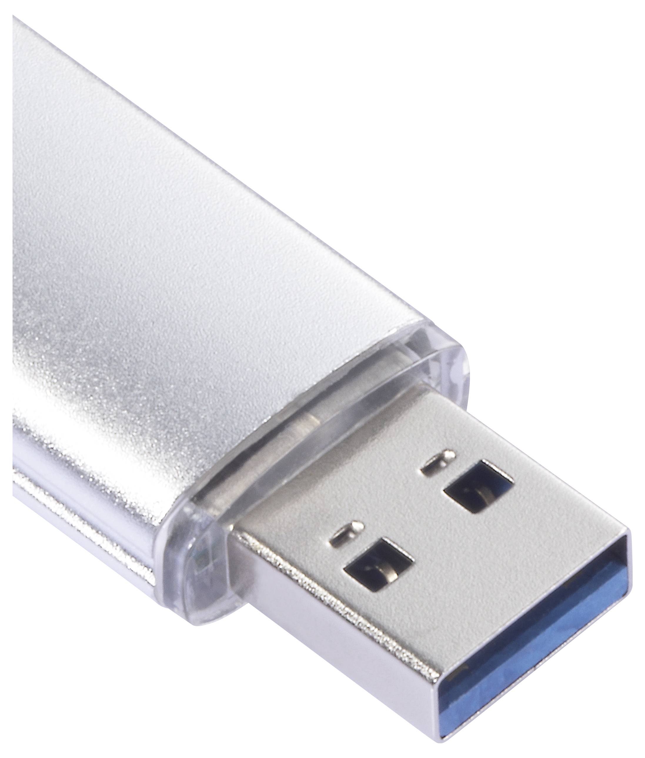 Nahaufnahme eines silbernen USB-Sticks mit teilweise eingestecktem Anschluss, isoliert auf weißem Hintergrund.