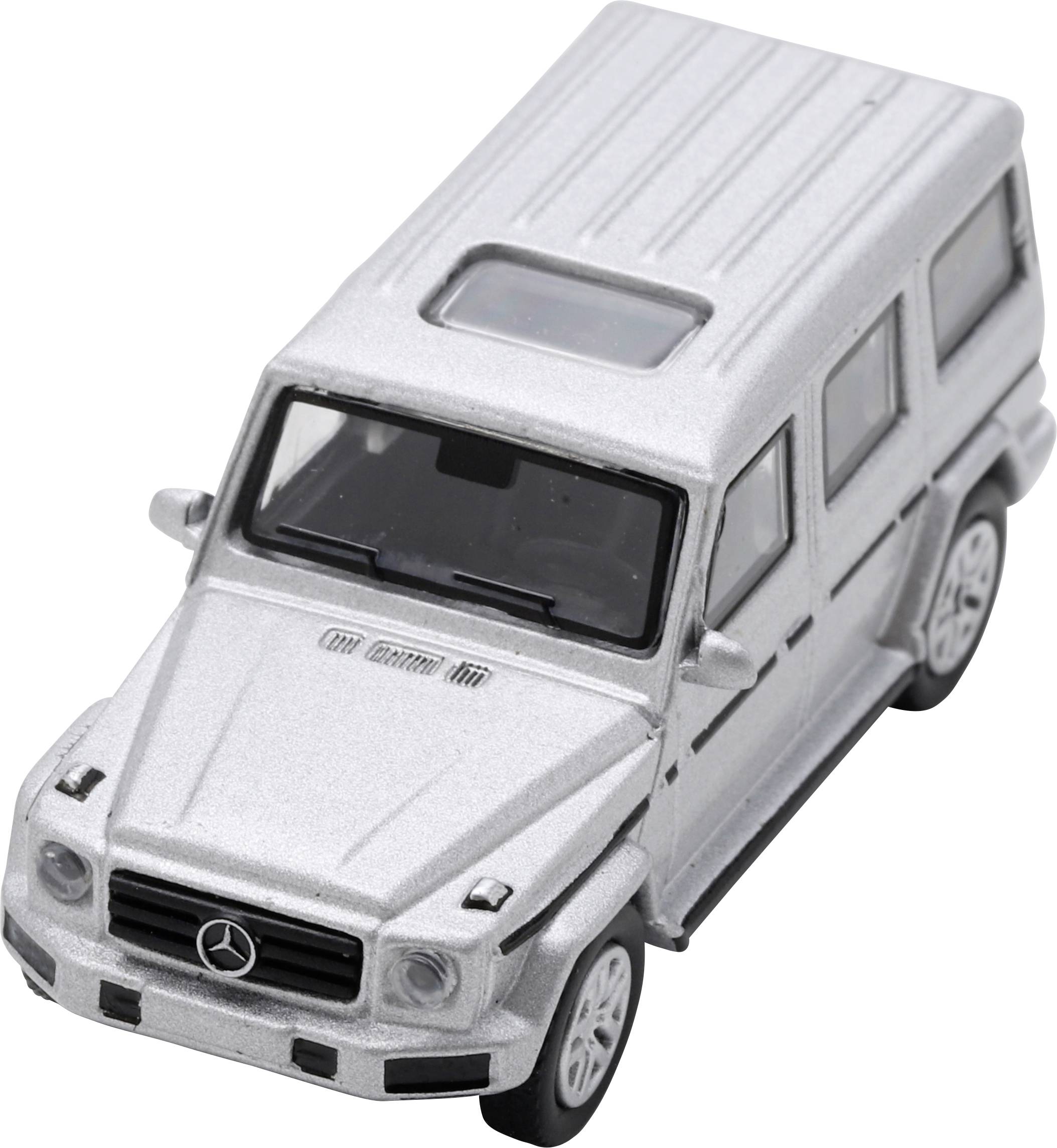 Silbernes Spielzeug Mercedes-Benz G-Klasse-SUV von oben auf weißem Hintergrund gezeigt.