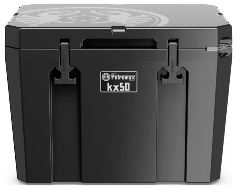 Schwarze Petromax kx50 Kühlbox oder Lagerkiste mit vorderen Verschlüssen und einem Tragegriff oben.