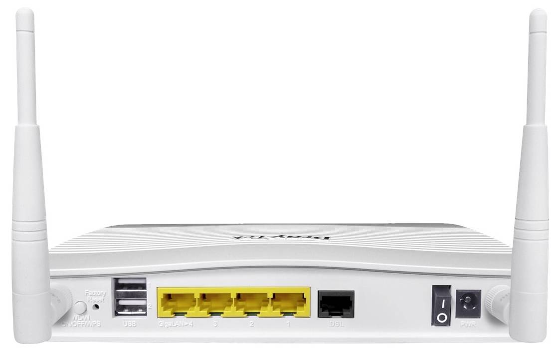 Weißer Wi-Fi-Router mit zwei Antennen, vier gelben Ethernet-Anschlüssen, USB-Anschlüssen und Stromschalter auf der Vorderseite.