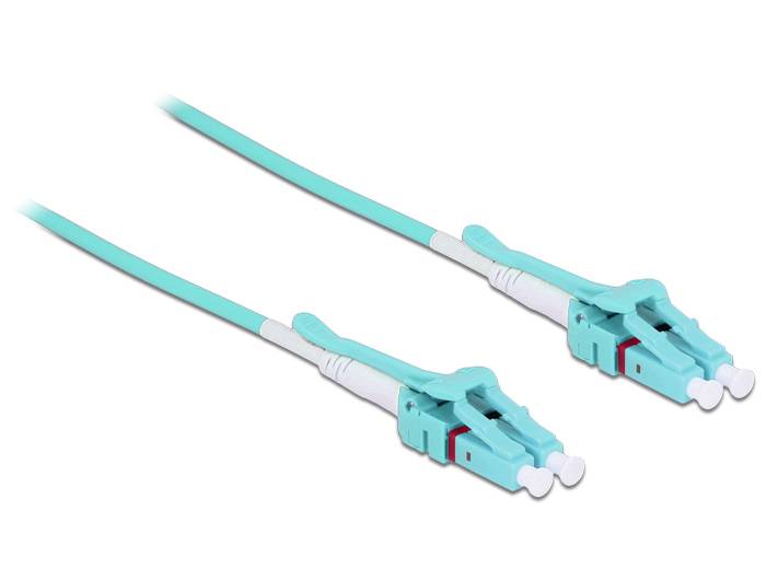 Zwei Aqua-Glasfaser-Steckverbinder mit weißen Spitzen auf Kabeln, shown on a white background.