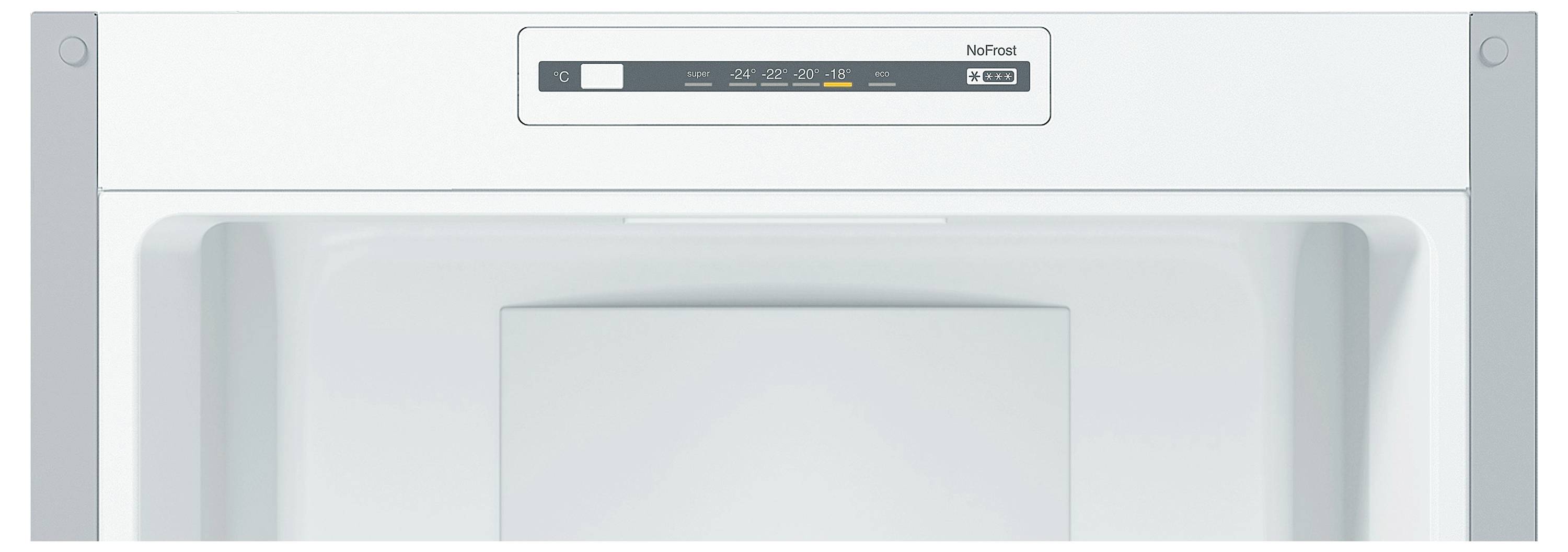 Nahaufnahme einer weißen Einbaugerätetür mit einem kleinen digitalen Bedienfeld oben, das "No Frost" anzeigt.