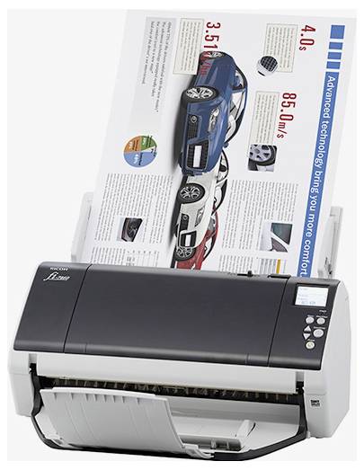 Großformatdrucker, der eine Autoprospektseite mit blauen und weißen Autos und technischen Beschriftungen ausgibt.