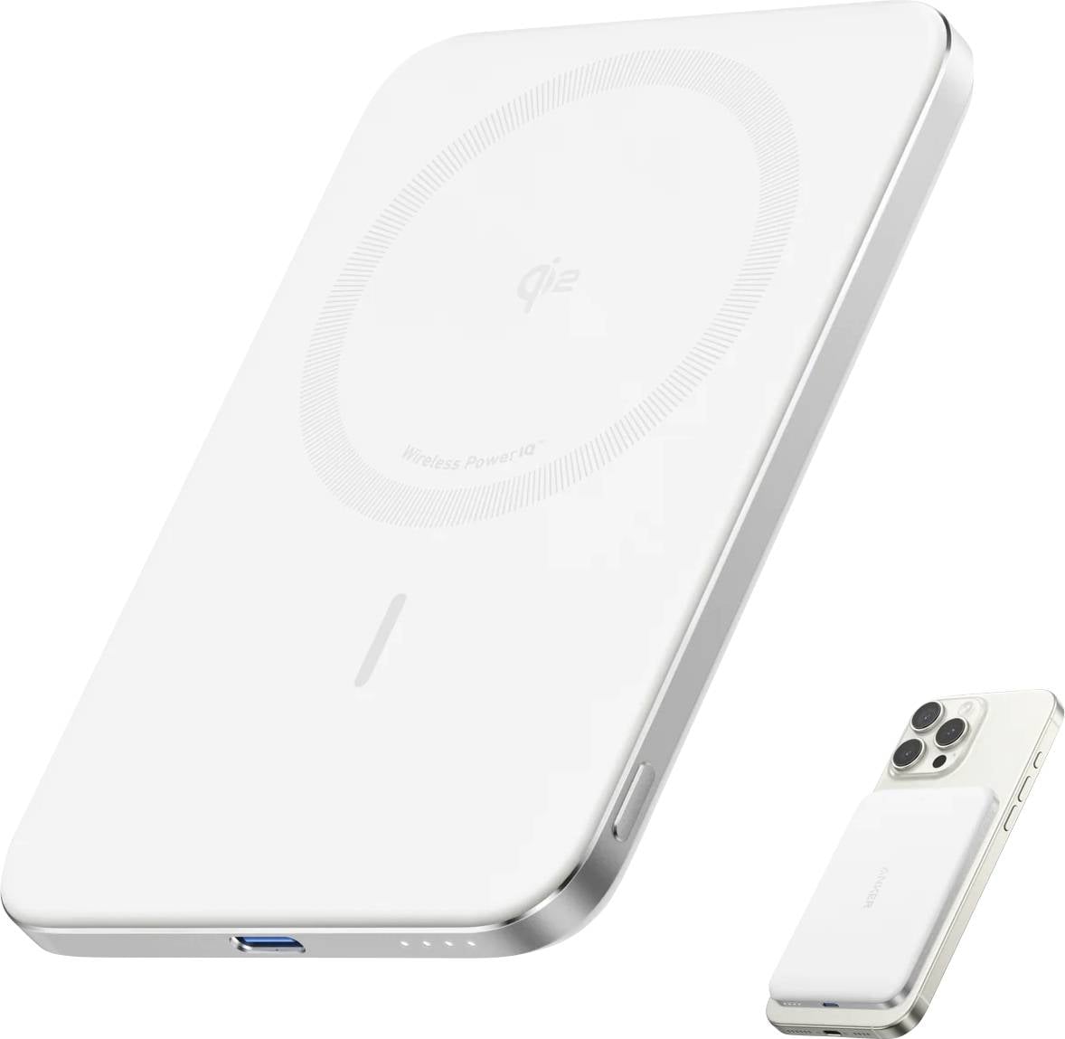 Weiße kabellose Ladebank mit Vorder- und Rückseite, LED-Anzeige und magnetischem Ausrichtungsring, neben einem weißen iPhone-ähnlichen Telefon.