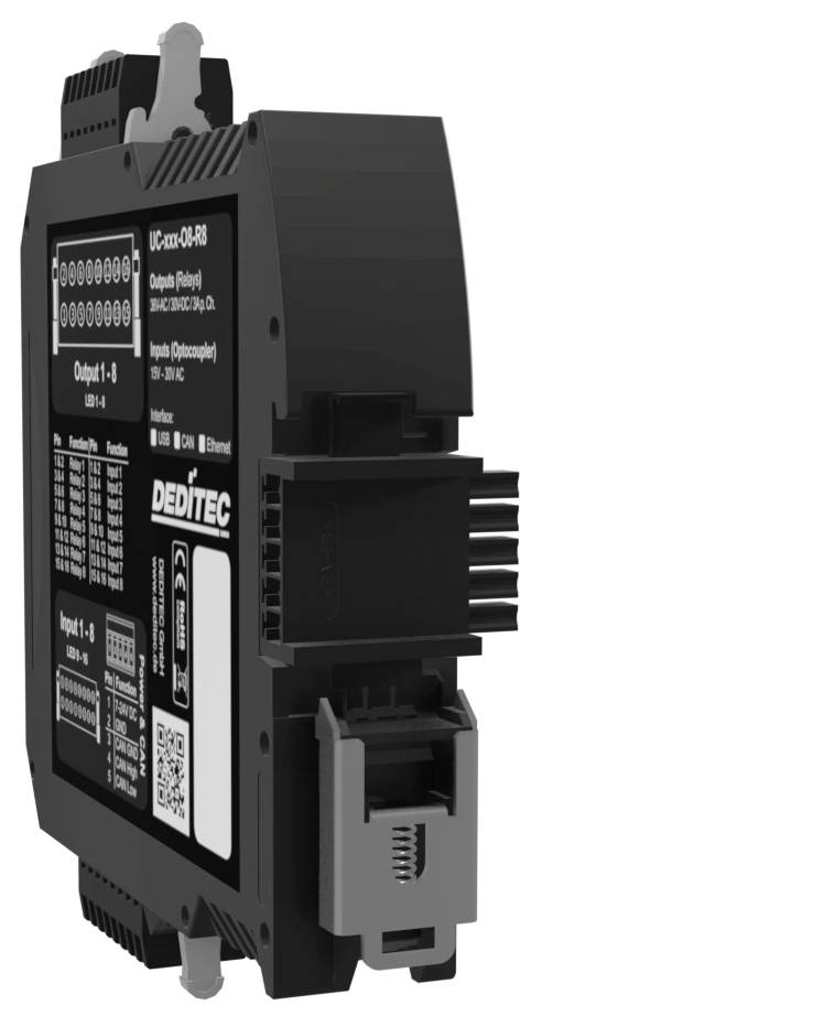 Schwarzes Industrie-I/O-Modul mit der Bezeichnung "DEDITEC" mit vorderen Verdrahtungsklemmen und Steckverbindungen, dargestellt in Dreiviertelsicht auf weißem Hintergrund.