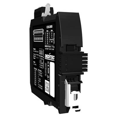 Schwarzes industrielles elektronisches Modul mit Klemmleisten und Seitenverbinder, gekennzeichnet mit "DEDTEC" und "COS-D008", vor weißem Hintergrund dargestellt.