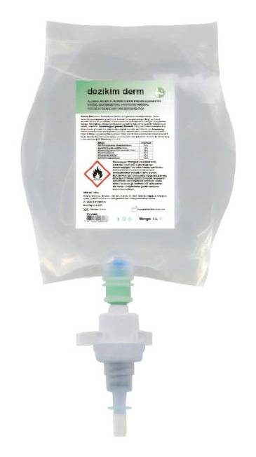 Ein klarer IV-Flüssigkeitsbeutel mit der Bezeichnung „dezikin derm" mit einem Chemikaliengefahr-Symbol und angebrachtem Tropfventil/Verbinder.
