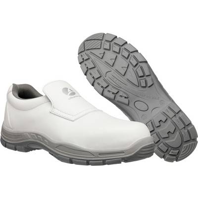 Weißer Slipper-Arbeitsschuh in Seiten- und Sohlenansicht, mit grauer profilierter Außensohle und schützender Zehenkappe.