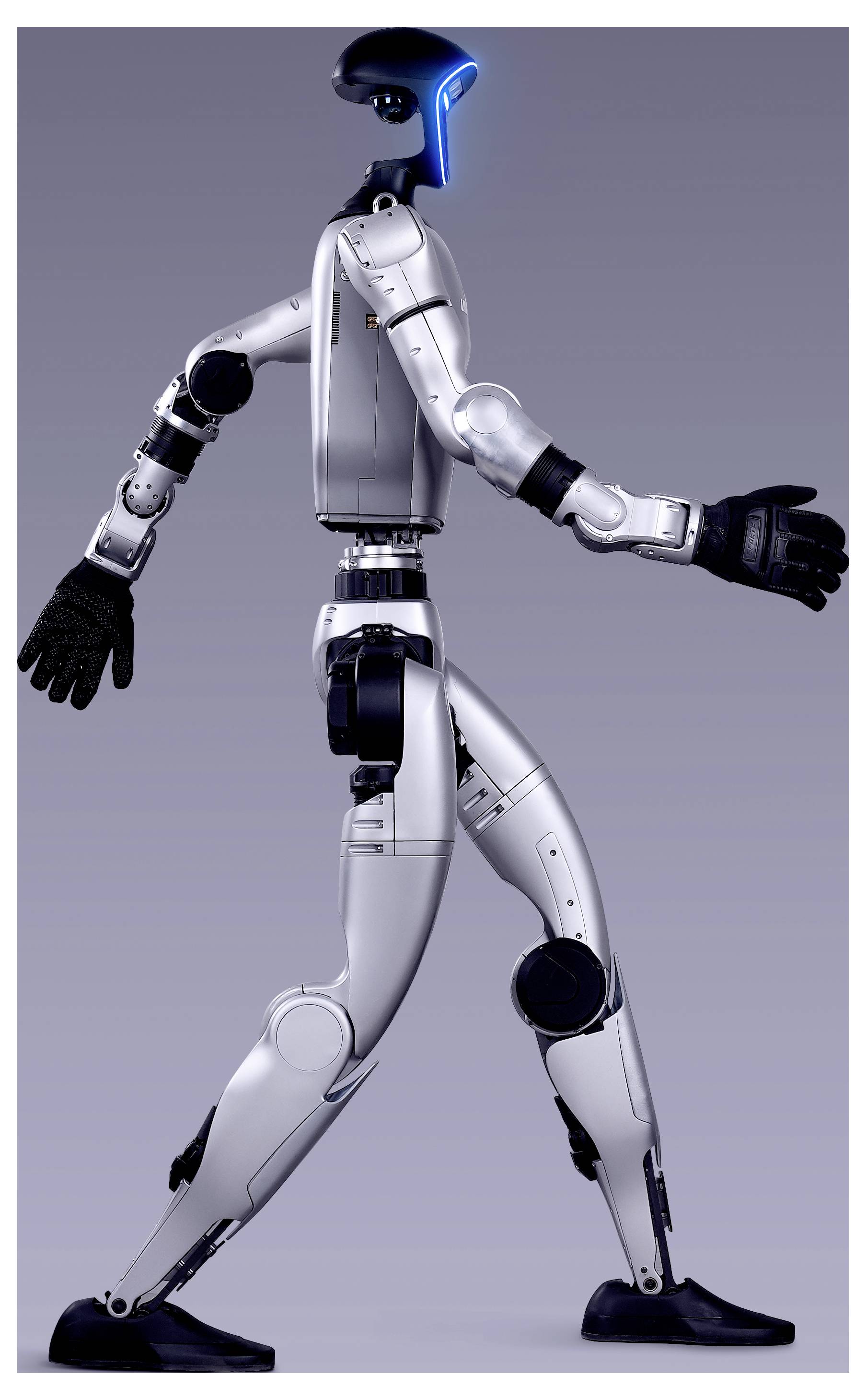 Humanoider Roboter im Profil beim Gehen, mit silbernem Körper, schwarzen Gelenken und leuchtenden blauen Gesichtsdetails vor einem einfachen grauen Hintergrund.