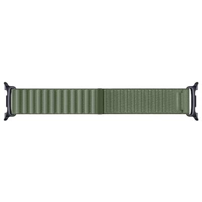 Grünes taktisches Nylon-Uhrenarmband mit schwarzen Metallverbindern und Schnallenenenden, horizontal auf weißem Hintergrund dargestellt.
