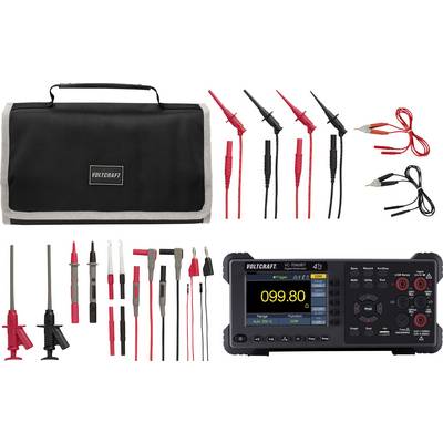 Voltcraft Testleitungssatz mit Tragetasche, mehreren Messspitzenvorsätzen und Krokodilklemmen, plus ein digitales Multimeter mit Anzeige von 099.80 auf dem Bildschirm.