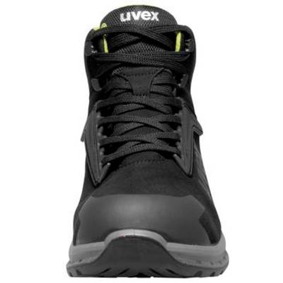 Vorderansicht eines schwarzen uvex-Arbeitsstiefel mit Schnürsenkeln und verstärkter Schutzkappe auf weißem Hintergrund.