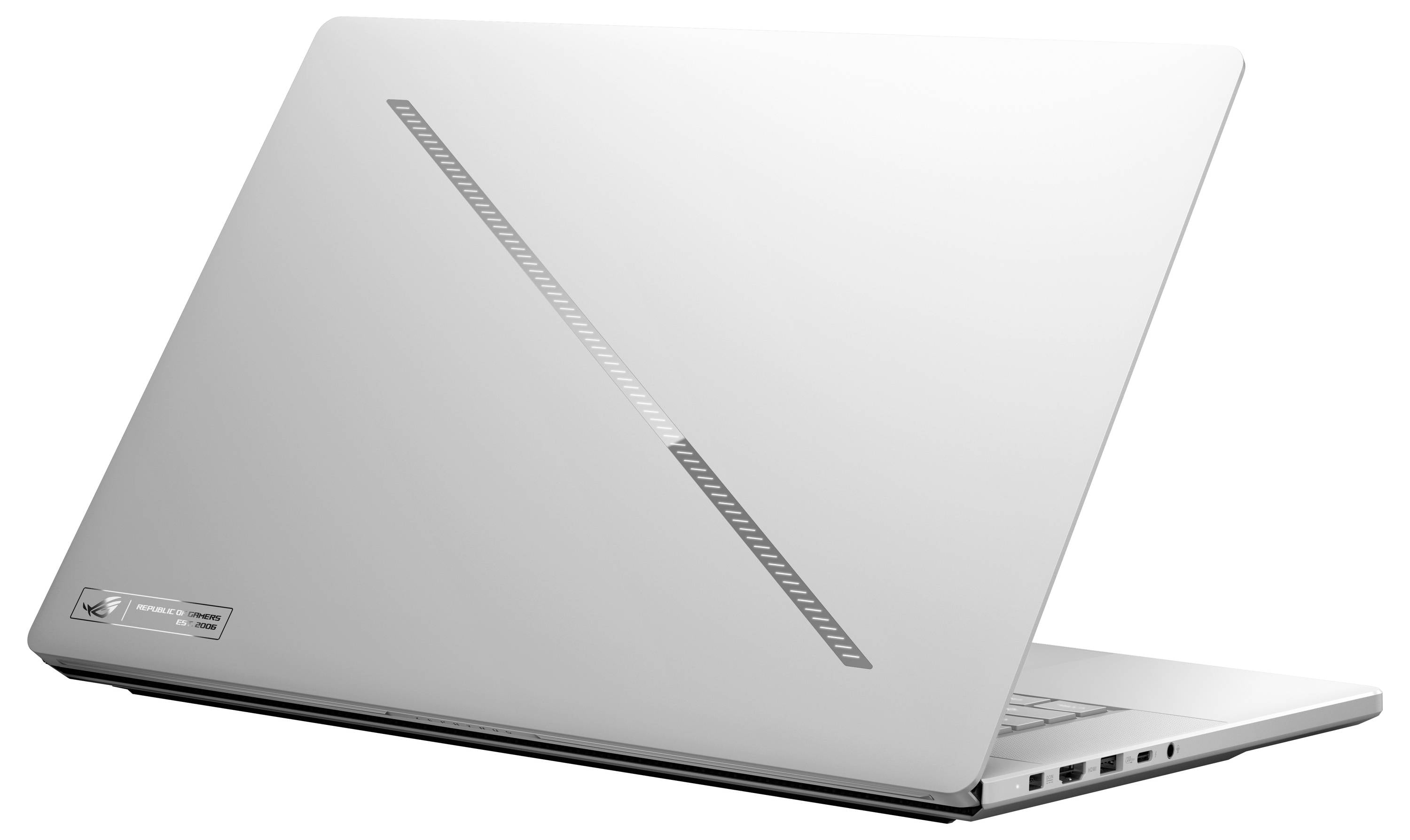 Silberner Laptop, teilweise geöffnet, auf weißem Hintergrund von hinten und von der Seite gezeigt, mit einem diagonalen Akzentstreifen auf dem Deckel.