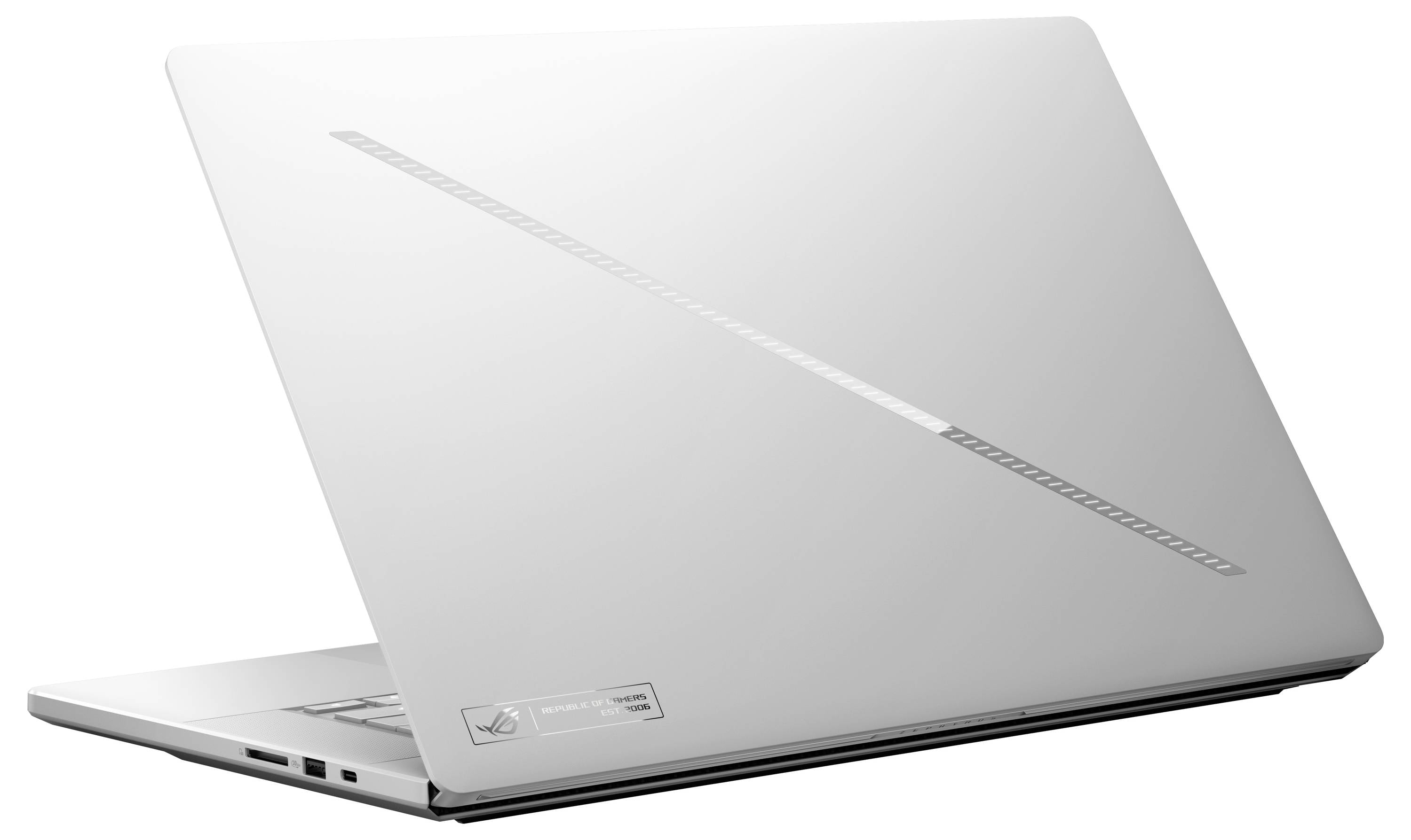 Silberner Laptop-Computer in geschlossenem Zustand, Schrägansicht von der Seite mit sichtbaren Anschlüssen und einem dünnen diagonalen Akzent auf dem Deckel.