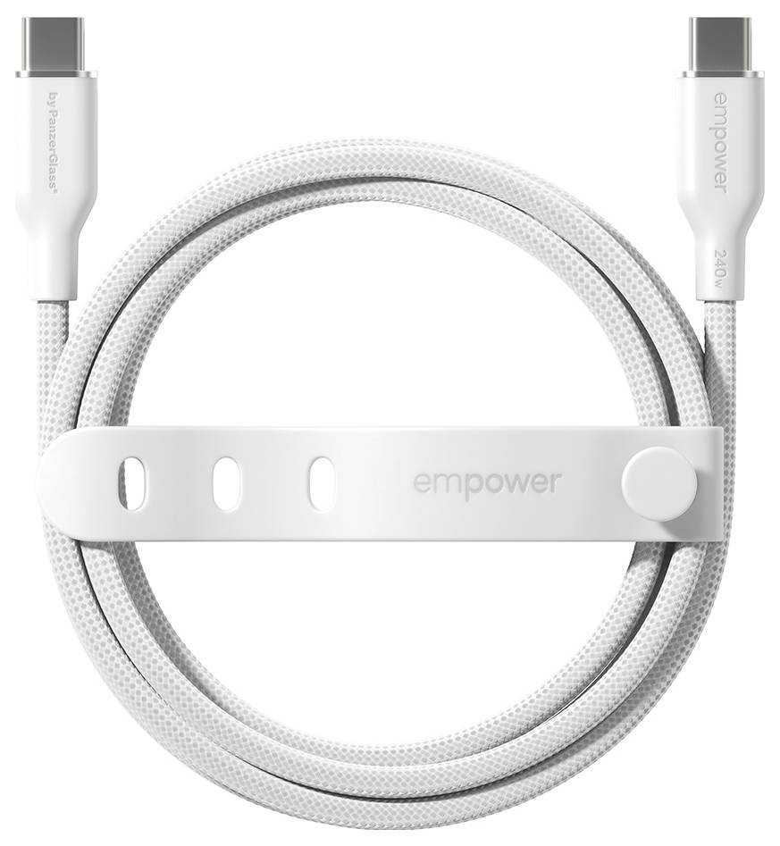 Weißes geflochtenes USB-C-Ladekabel in Spiralform mit passendem Kabelorganizer, beschriftet mit „empower".