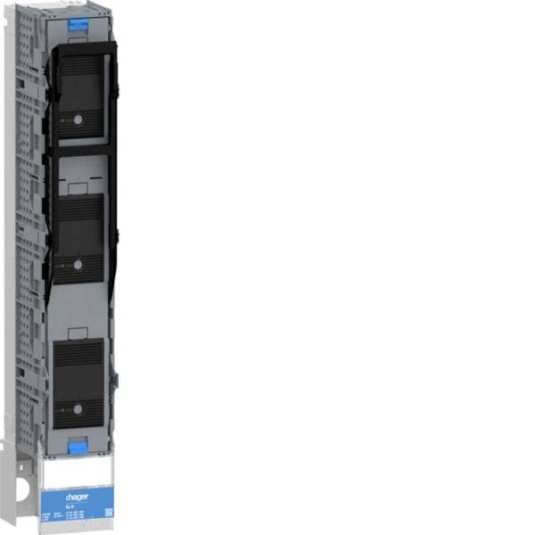 Hohes graues Elektroverteilerpanel mit mehreren schwarzen Modulen und einem blauen Hager-Etikett am unteren Ende, gezeigt vor weißem Hintergrund.