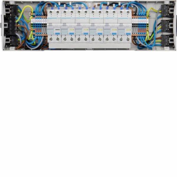 Elektrisches Schaltschrank mit Leitungsschutzschaltern und ordentlich verlegten blauen, gelben und schwarzen Kabeln in einem Gehäuse.