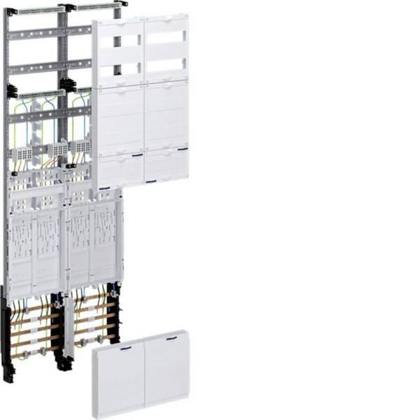 Offene elektrische Schaltanlage mit montierten Schaltkomponenten, Verdrahtung und abnehmbaren weißen Zugriffsblenden.