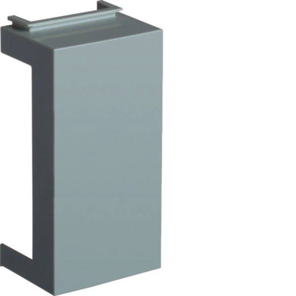 Graue Metallhalterung oder Befestigungsklipp mit lippenförmiger L-Form oben und Lasche unten, dargestellt auf weißem Hintergrund.