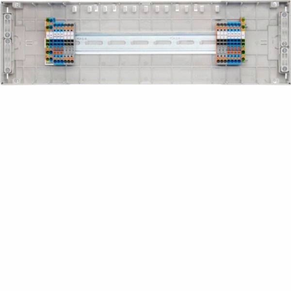 Offenes Elektroklemmenleisten-Panel mit zwei Reihen farbcodierter Anschlüsse, die auf einer Metallschiene montiert sind.