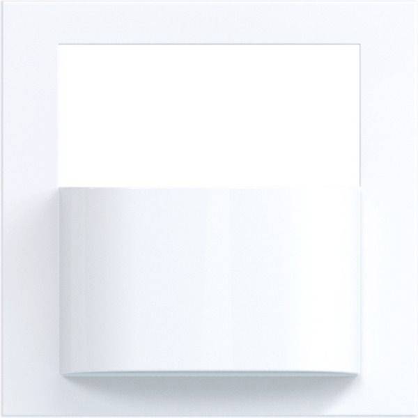 Minimalistisches weißes Wandlicht mit einem gebogenen rechteckigen Schirm an einer hellbeigen Wand montiert