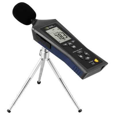 Tragbares Schallpegelmessgerät mit Schaumstoff-Windschutz auf einem Stativ montiert, mit einer digitalen Anzeige von 70,3 dB.
