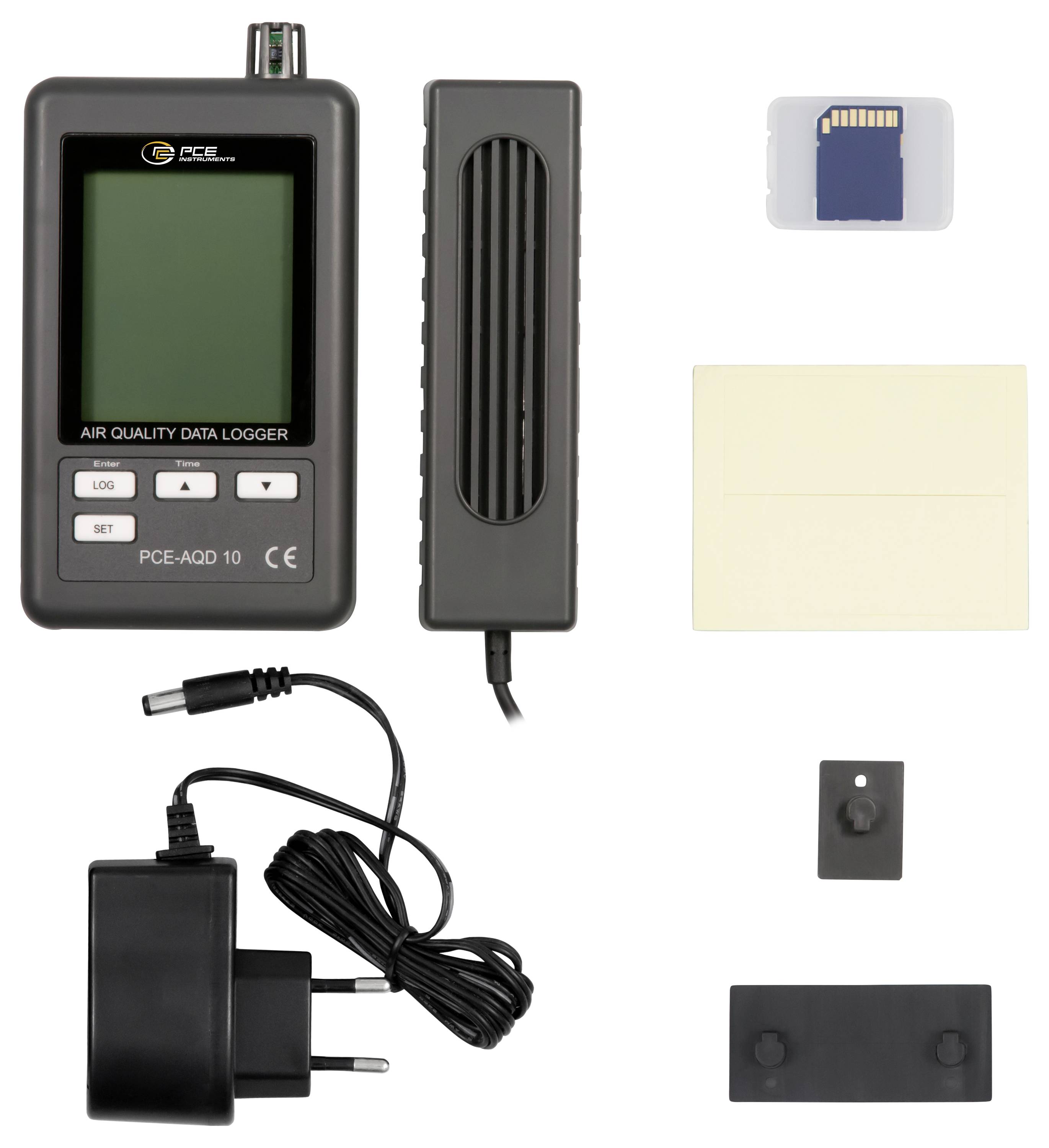 Luftqualitäts-Datenlogger-Set mit tragbarem Messgerät, Sensorsonde, Speicherkarte, Notizkarte, Stromadapter und Montageteilen auf weißem Hintergrund.