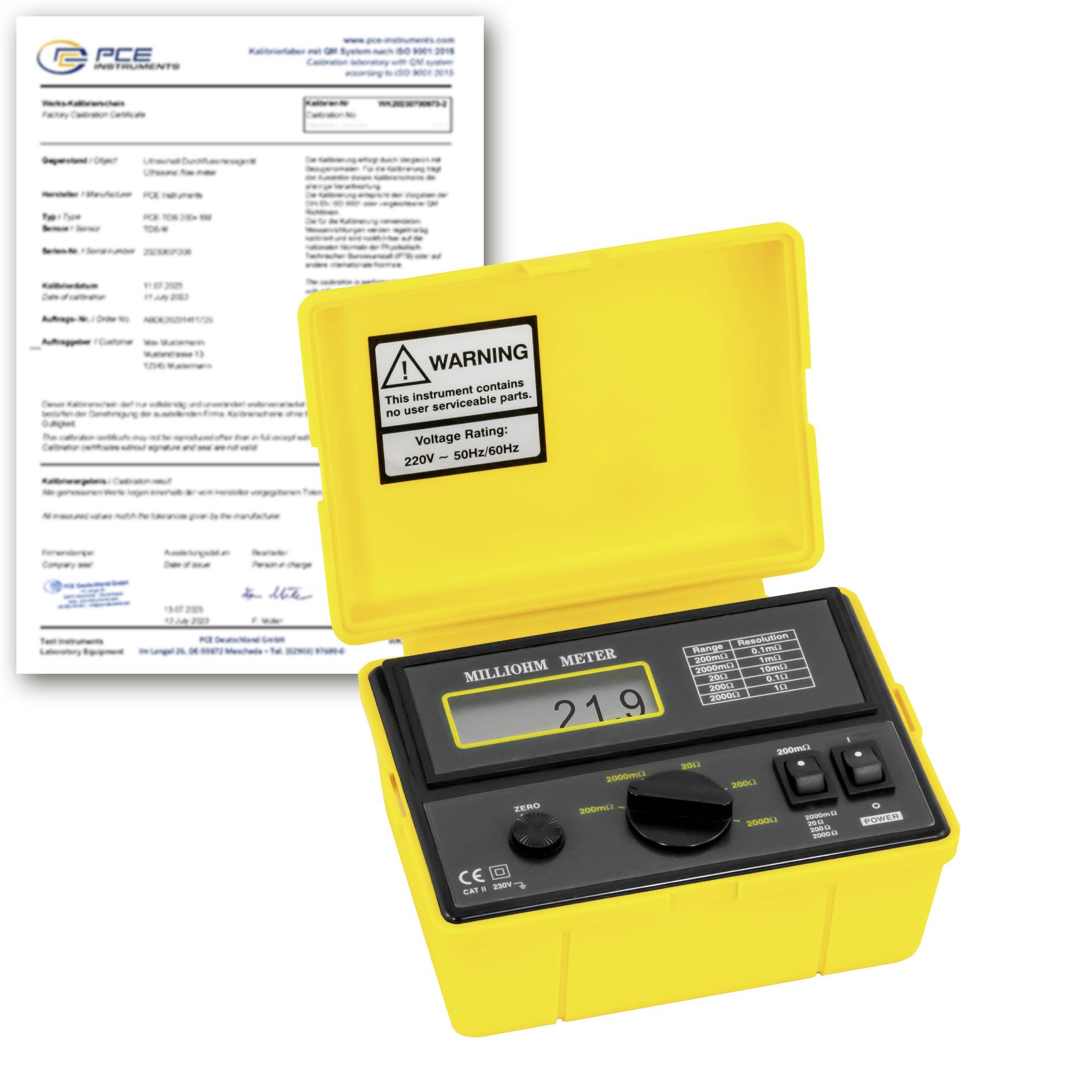 Gelbes Milliohmmeter mit offener Abdeckung, Anzeige zeigt 21,9, daneben ein Kalibrierzertifikat-Dokument.