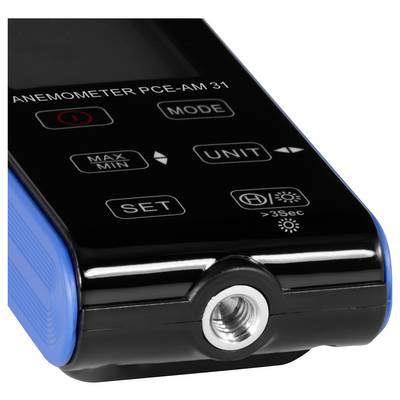 Nahaufnahme eines tragbaren Anemometers mit der Bezeichnung „ANEMOMETER PCE-AM 31" mit den Tasten Modus, Einheit, Einstellen und Max/Min sowie einem Metallsensoranschluss.