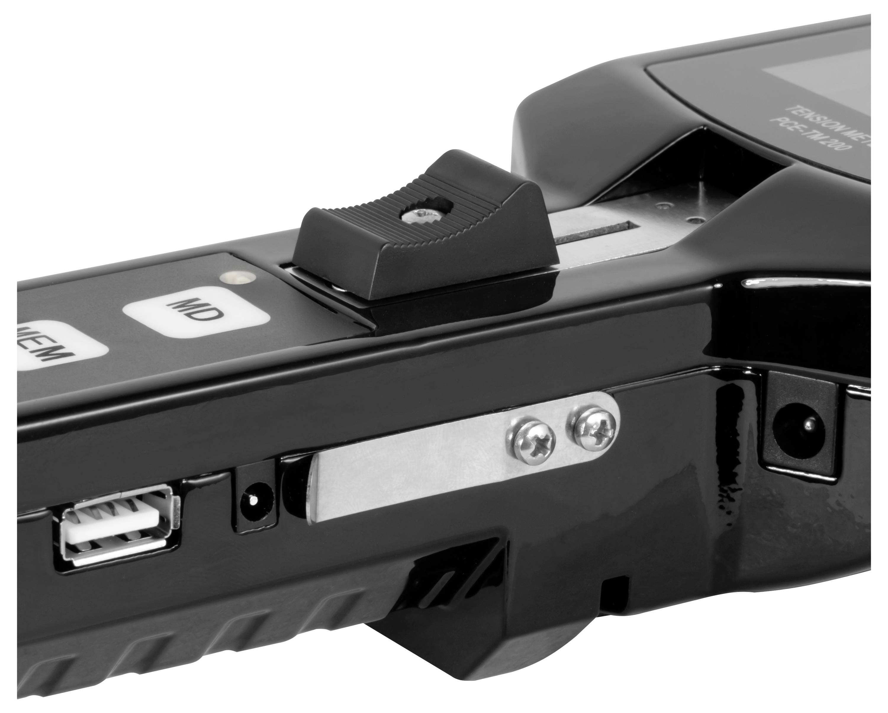 Nahaufnahme eines schwarzen elektronischen Geräts mit einem USB-Anschluss, einem Schalter mit den Beschriftungen „MID" und „HIGH" sowie einer Metallmontageklammer.