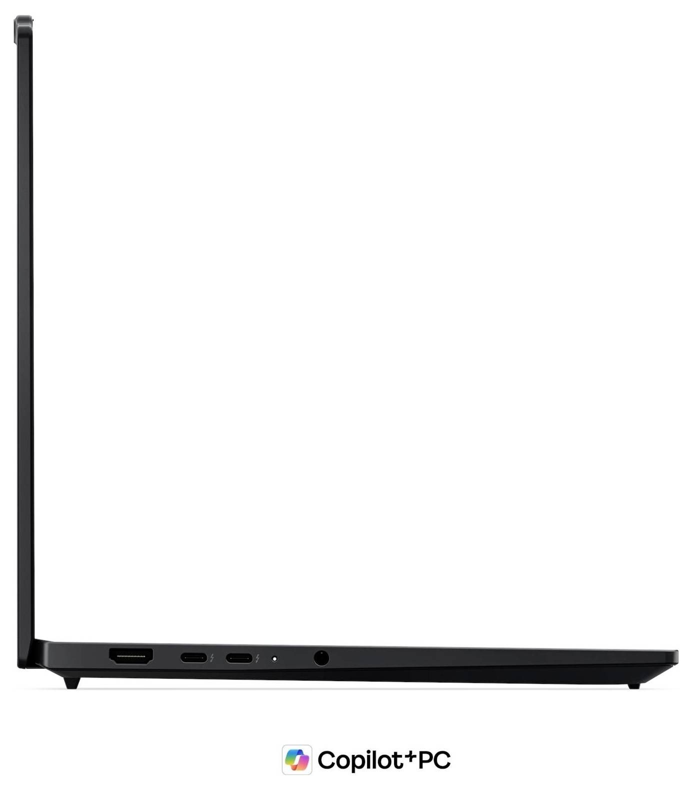 Seitenansicht eines dünnen schwarzen Laptops mit mehreren sichtbaren Anschlüssen und dem Logo "Copilot+PC" darunter auf weißem Hintergrund.