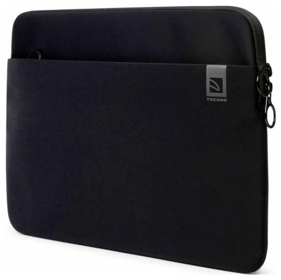 Schwarze Laptop-Schutzhülle mit Reißverschluss, einer vorderen Tasche und Tucano-Logo in der oberen rechten Ecke.