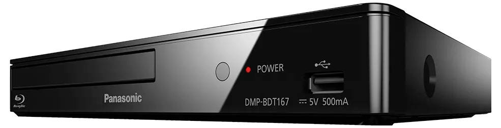 Schwarzer Panasonic Blu-ray-Player, Vorderansicht, mit Stromanzeige, USB-Anschluss und Modell DMP-BDT167 auf der Frontplatte angezeigt.